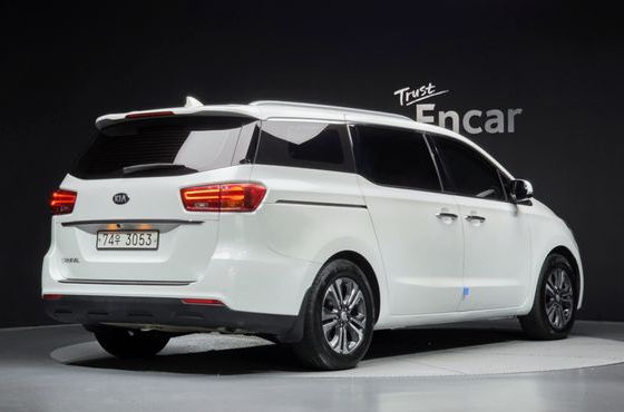 Kia Carnival 11-Seater Prestige — пробег 170 002 км — фото 2 из 5