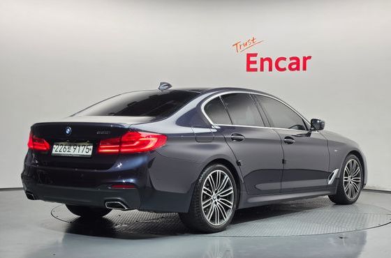 BMW 5-Series 530i M Sport Package Plus — пробег 58 738 км — фото 2 из 5