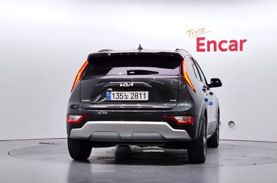 Kia Niro Prestige — пробег 18 103 км — фото 4 из 5
