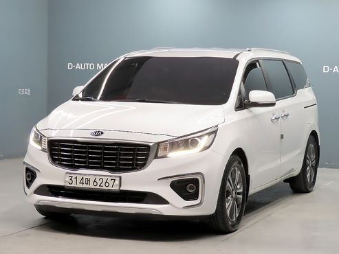 Kia Carnival 9-Seater Luxury — пробег 211 232 км — фото 1 из 5