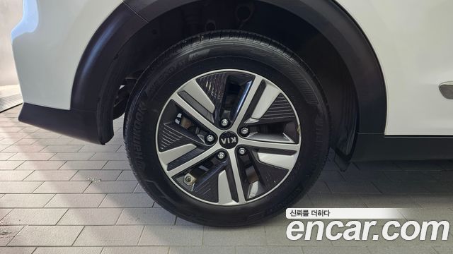 Kia Niro 1.6 HEV Prestige — пробег 132 587 км — фото 5 из 5