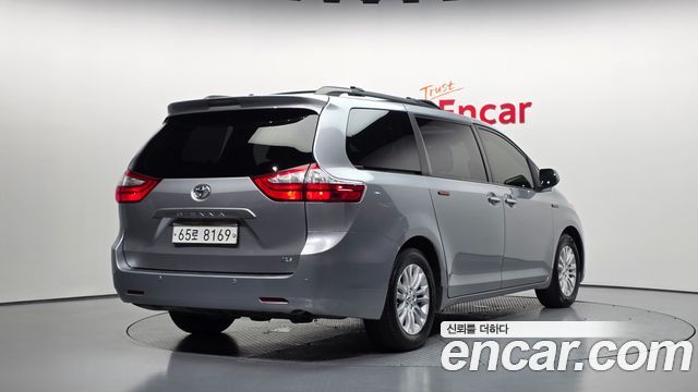 Toyota Sienna из Кореи Encar
