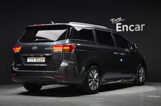 Kia Carnival 11-seater Prestige — пробег 168 462 км — фото 2 из 5