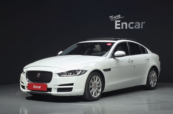 Jaguar XE 20d Prestige — пробег 120 134 км — фото 1 из 5