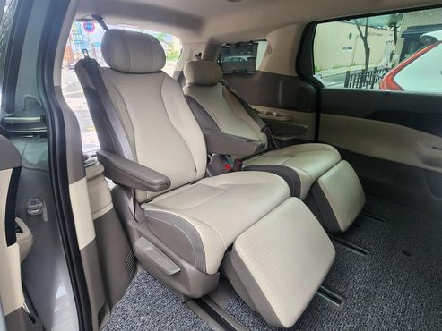 Kia Carnival Gasoline 7-Seater Gravity — пробег 10 500 км — фото 5 из 5