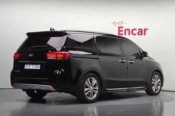 Kia Carnival 9-Seater Noblesse Special — пробег 194 698 км — фото 2 из 5