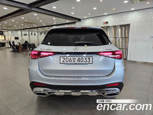 Mercedes-Benz GLC-Class GLC300 4MATIC AMG Line — пробег 7 383 км — фото 4 из 5