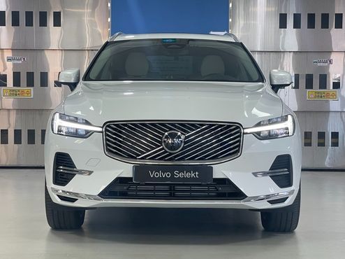 Volvo XC60 T8 Ultra Bright — пробег 4 141 км — фото 3 из 5