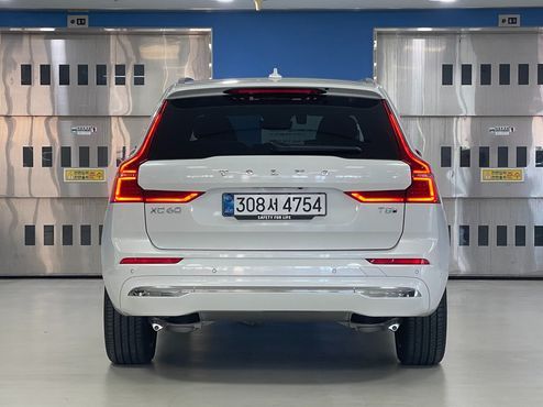 Volvo XC60 T8 Ultra Bright — пробег 4 141 км — фото 4 из 5