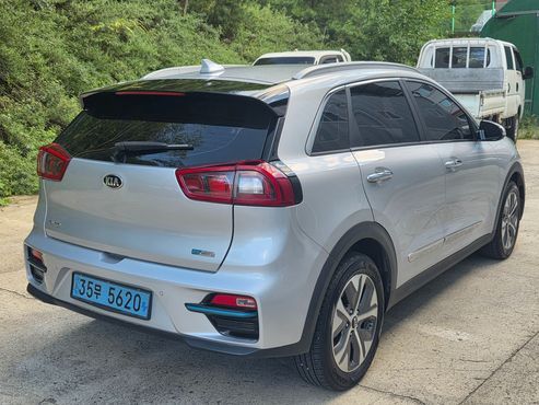 Kia Niro Noblesse — пробег 177 864 км — фото 4 из 5