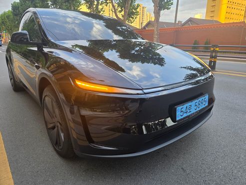 Tesla Model Y Premium RWD — пробег 1 639 км — фото 1 из 5