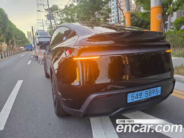 Tesla Model Y Premium RWD — пробег 1 639 км — фото 2 из 5