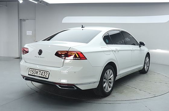 Volkswagen Passat 2.0 TDI Premium — пробег 55 584 км — фото 4 из 5