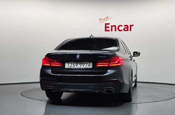 BMW 5-Series 530i xDrive M Sport Package Plus — пробег 104 752 км — фото 4 из 5