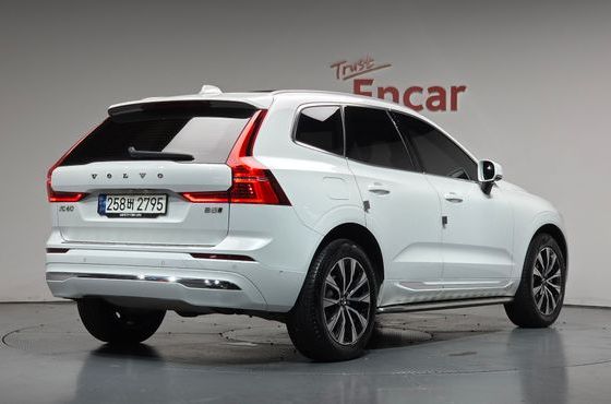 Volvo XC60 B5 Ultimate Bright — пробег 117 906 км — фото 2 из 5