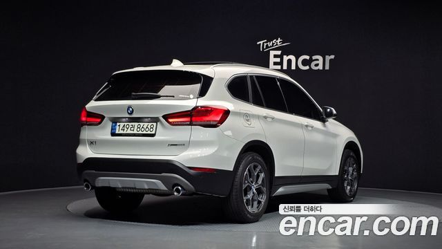 BMW X1 xDrive 20i xLine — пробег 66 859 км — фото 2 из 5