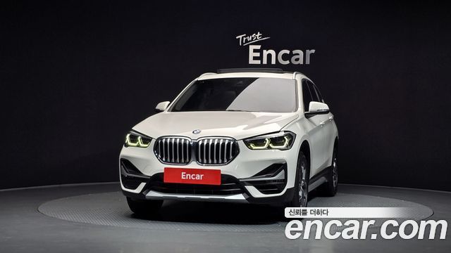BMW X1 xDrive 20i xLine — пробег 66 859 км — фото 3 из 5