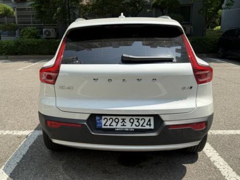 Volvo XC40 B4 Ultimate Bright — пробег 29 000 км — фото 4 из 5