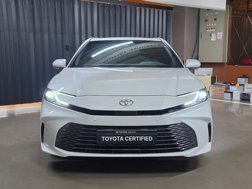Toyota Camry 2.5 XLE Hybrid — пробег 20 612 км — фото 3 из 5