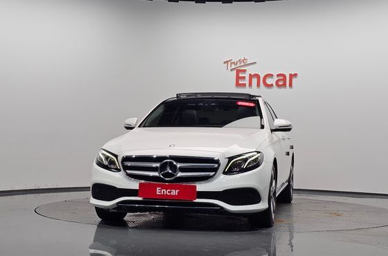 Mercedes-Benz E-Class E300 4MATIC Avnatgarde — пробег 76 122 км — фото 3 из 5