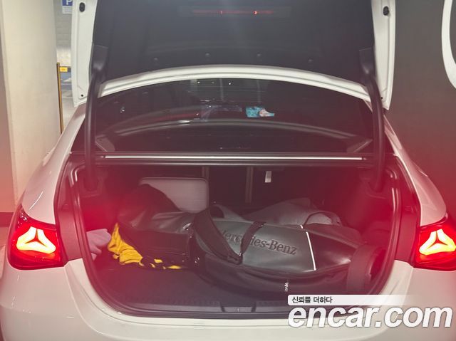 Mercedes-Benz E-Class E300 4MATIC AMG Line — пробег 11 700 км — фото 5 из 5