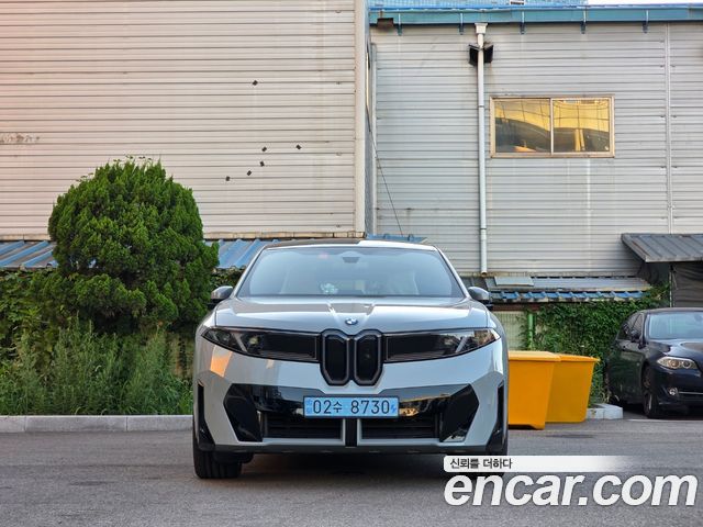 BMW iX3 50 xDrive M 스포츠 — пробег 10 км — фото 1 из 5