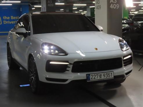 Porsche Cayenne 3.0 E-Hybrid Coupe — пробег 56 000 км — фото 2 из 5