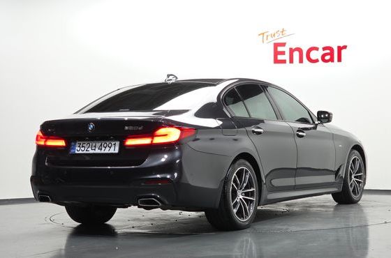 BMW 5-Series 520d xDrive M Sport Package Plus — пробег 125 442 км — фото 2 из 5
