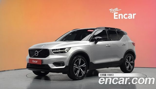 Volvo XC40 T4 R-Design — пробег 107 326 км — фото 1 из 5