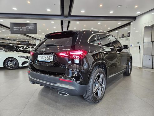 Mercedes-Benz GLA-Class GLA250 4MATIC — пробег 1 086 км — фото 2 из 5