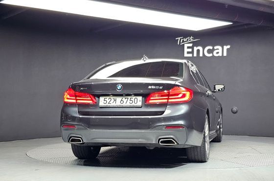 BMW 5-Series 520d xDrive M Sport Package Plus — пробег 143 568 км — фото 4 из 5