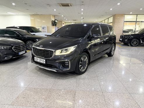 Kia Carnival 9-Seater Luxury — пробег 190 480 км — фото 1 из 5