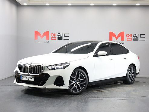 BMW 5-Series 520i M Sport — пробег 7 622 км — фото 1 из 5