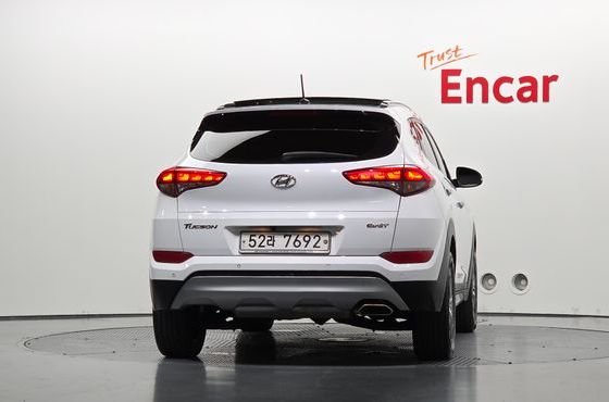 Hyundai Tucson Diesel 1.7 2WD Modern Fever — пробег 88 949 км — фото 4 из 5