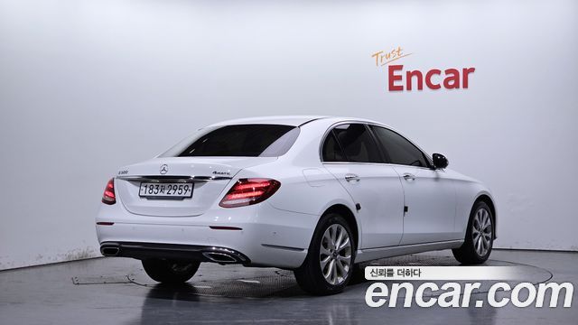 Mercedes-Benz E-Class из Кореи Encar