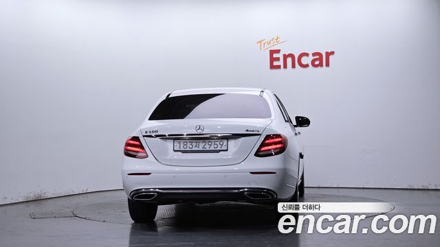 Mercedes-Benz E-Class из Кореи Encar