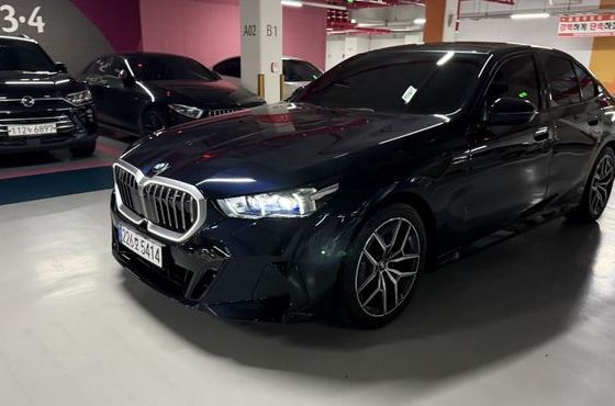 BMW 5-Series 523d M Sport — пробег 15 800 км — фото 2 из 5