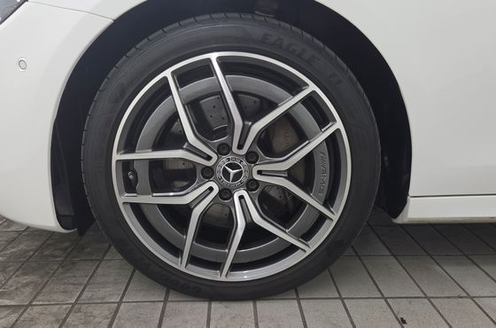 Mercedes-Benz E-Class E220d 4MATIC AMG Line — пробег 35 413 км — фото 5 из 5