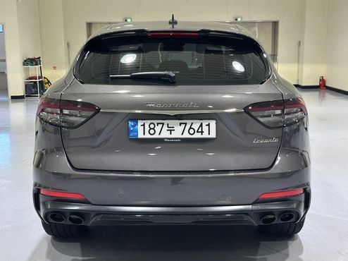 Maserati Levante 3.0 S AWD Modena — пробег 8 400 км — фото 4 из 5