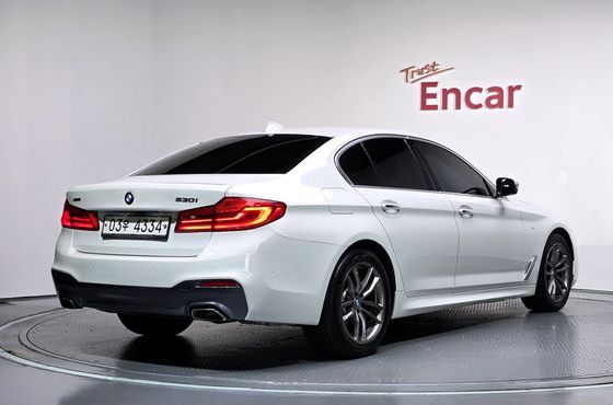 BMW 5-Series 530i xDrive M Sport Package Plus — пробег 126 401 км — фото 2 из 5