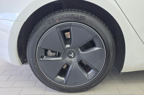 Tesla Model 3 Long Range AWD — пробег 94 915 км — фото 5 из 5