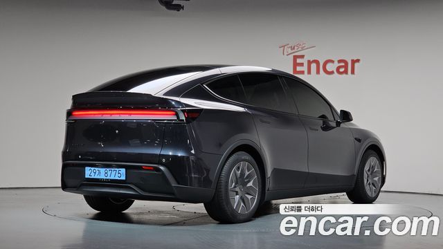 Tesla Model Y L Long Range AWD — пробег 48 км — фото 2 из 5
