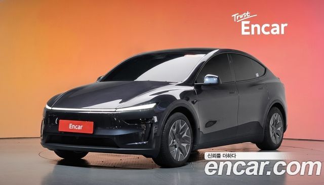Tesla Model Y L Long Range AWD — пробег 48 км — фото 1 из 5