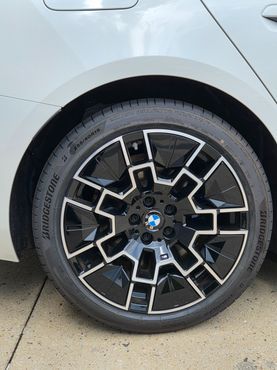 BMW i4 eDrive40 M Sports — пробег 300 км — фото 5 из 5
