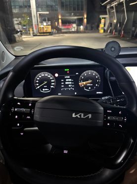 Kia Carnival Gasoline 9-Seater Prestige — пробег 26 000 км — фото 3 из 5