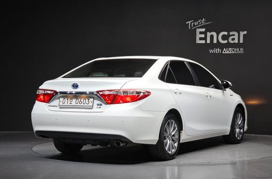 Toyota Camry Hybrid LE — пробег 113 798 км — фото 2 из 5