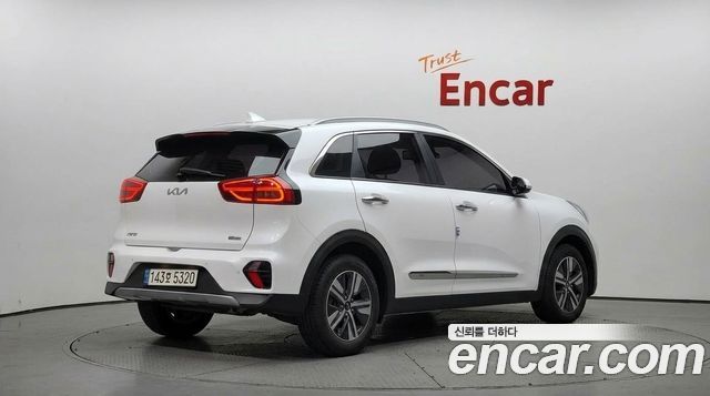 Kia Niro 1.6 HEV Prestige — пробег 109 000 км — фото 2 из 5