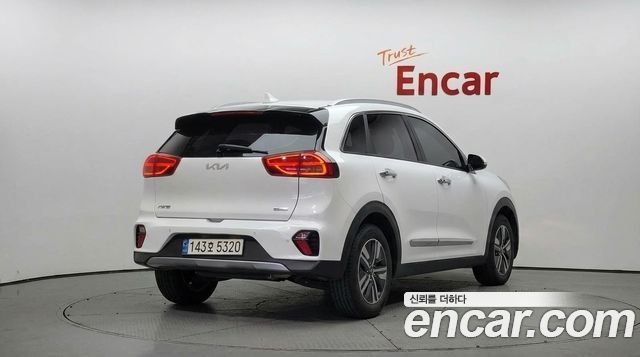 Kia Niro 1.6 HEV Prestige — пробег 109 000 км — фото 4 из 5