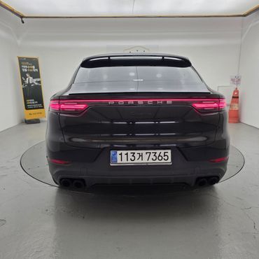 Porsche Cayenne 3.0 E-Hybrid Coupe — пробег 90 700 км — фото 2 из 5