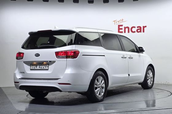 Kia Carnival 11-seater Luxury — пробег 36 007 км — фото 2 из 5